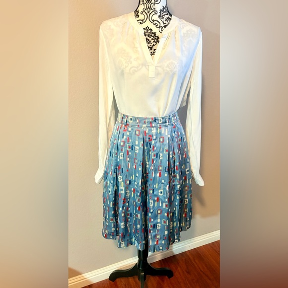 VERA WANG LAVENDER LABEL Silk Pleated Skirt - Picture 9 of 9